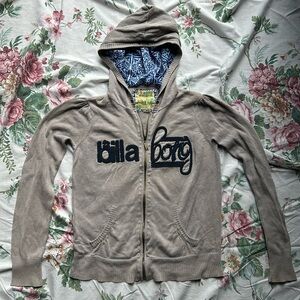 Rare vintage Billabong zip up hoodie/sweater, embroidered logo, size medium